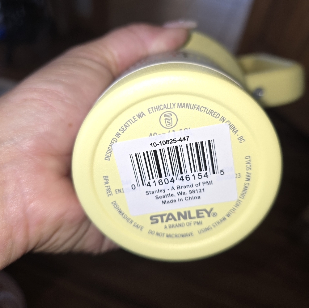 Stanley 40 Oz Lemonade Quencher Tumblr - Picture 2 of 3